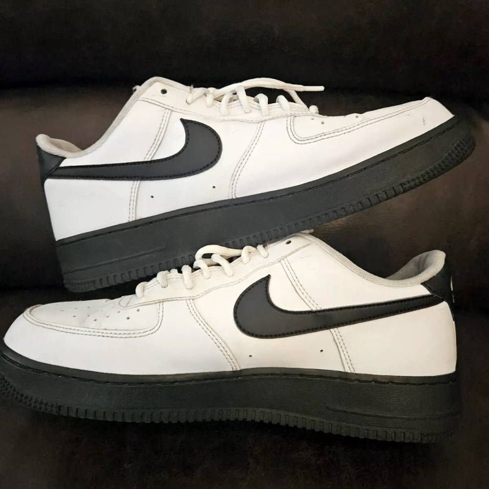 Nike Mens Air Force 1 Sneakers Size 10.5 Shoes White/Black